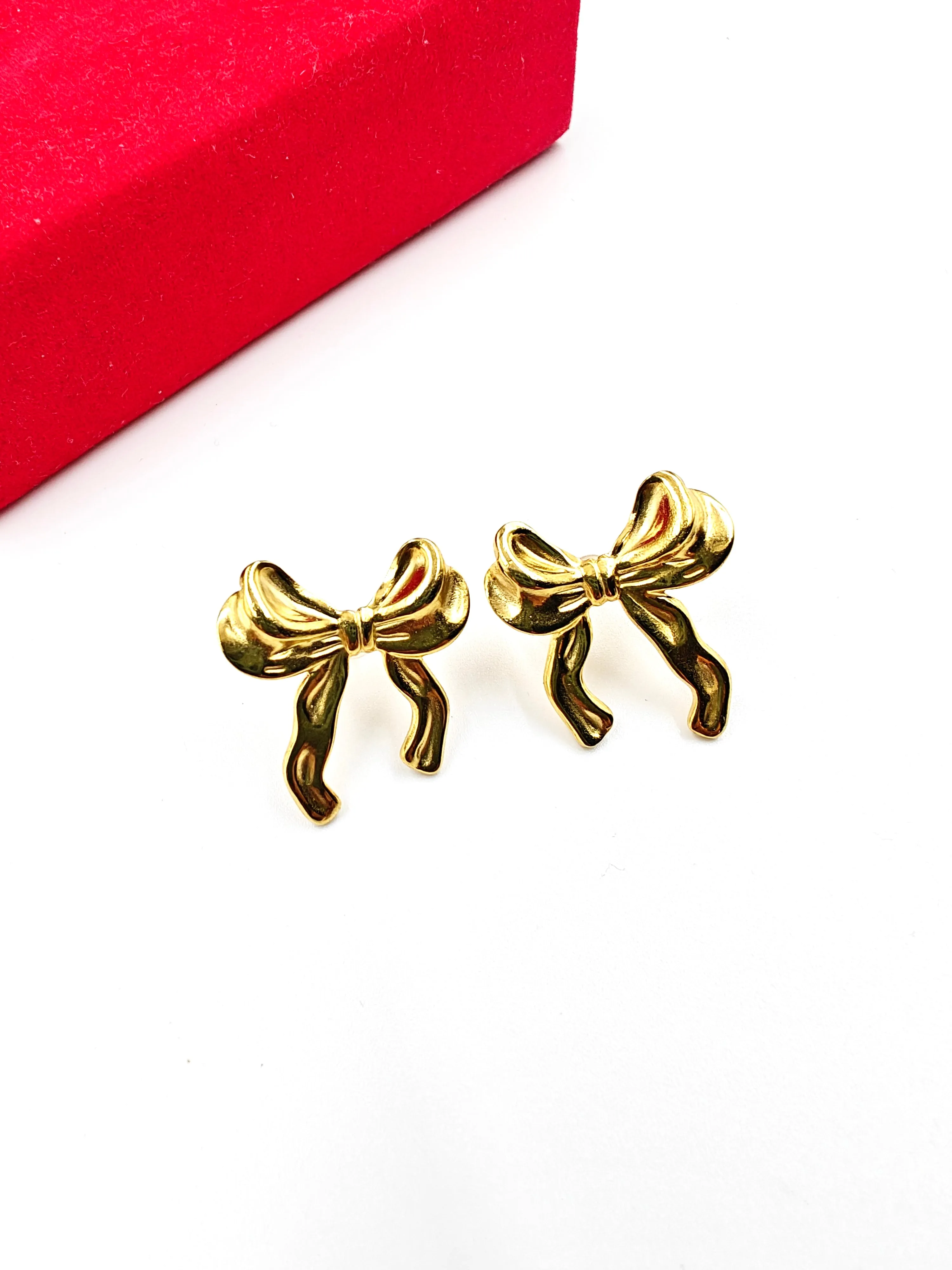 Antitarnish Bow combo| waterproof| Gold plated