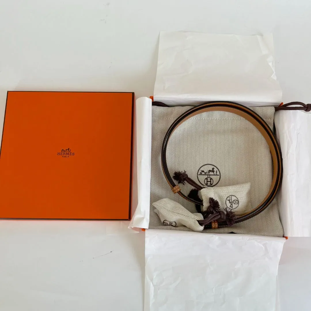 Hermès belt in gold epsom with gold-plated Kelly buckle.