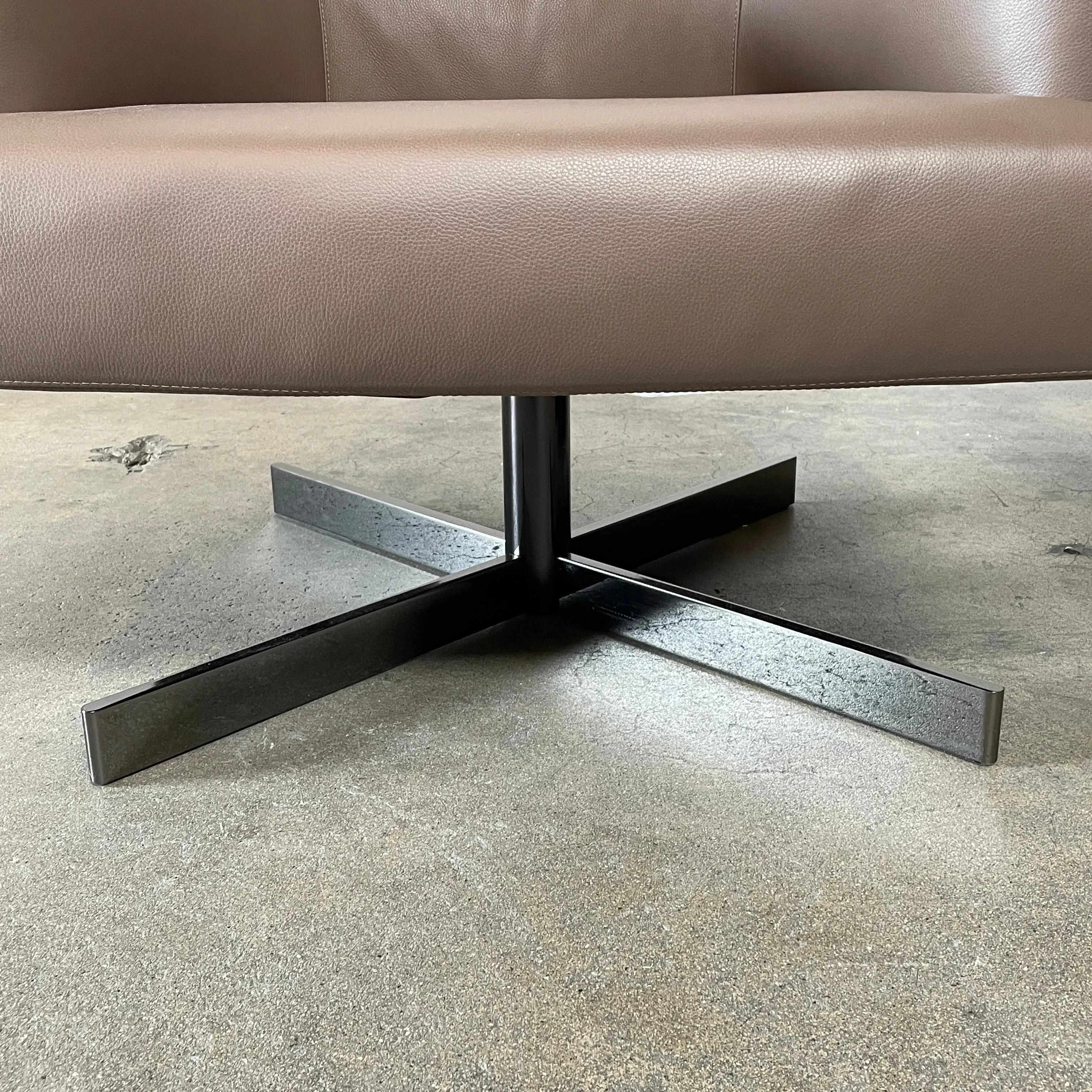 Minotti Martin Brown Leather Swivel Chairs