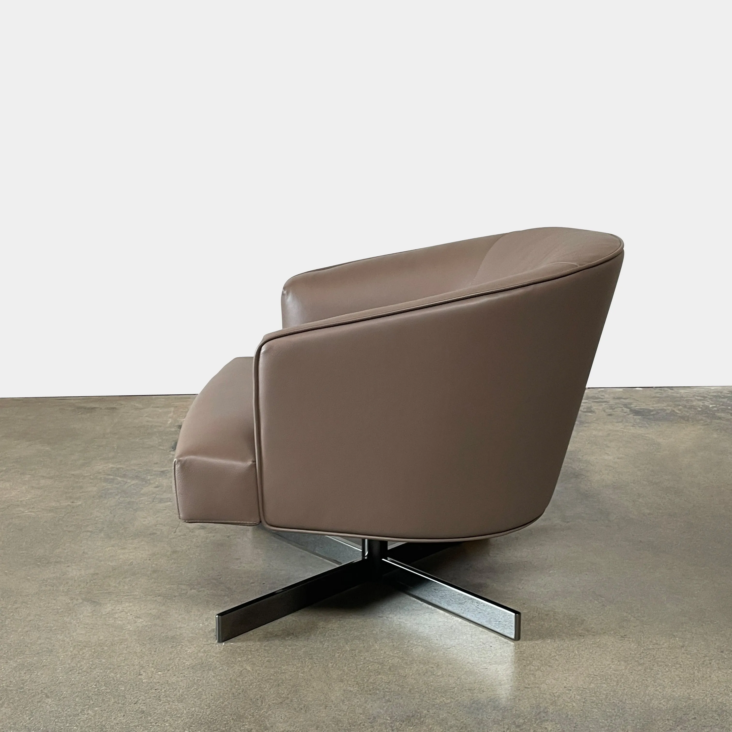 Minotti Martin Brown Leather Swivel Chairs