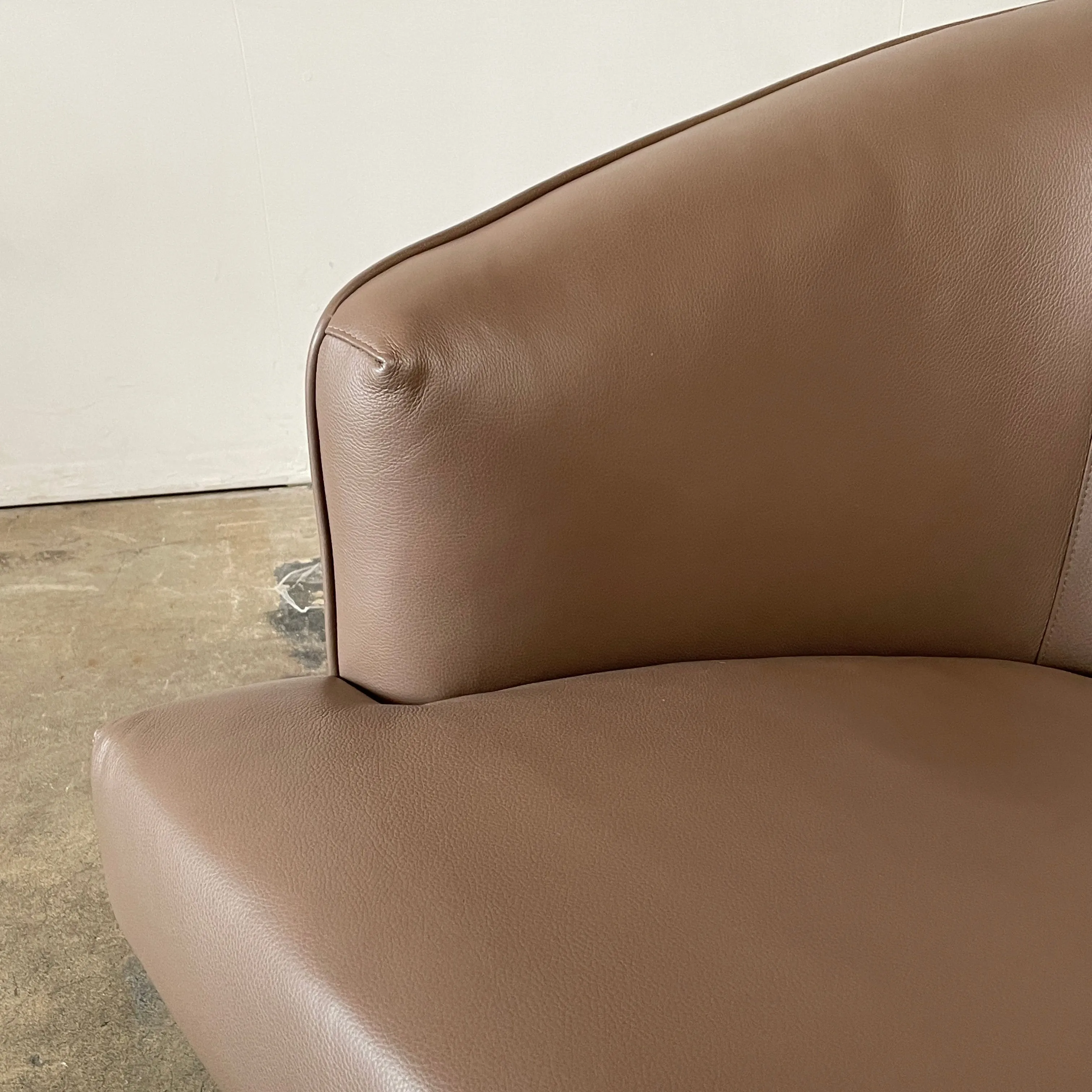 Minotti Martin Brown Leather Swivel Chairs
